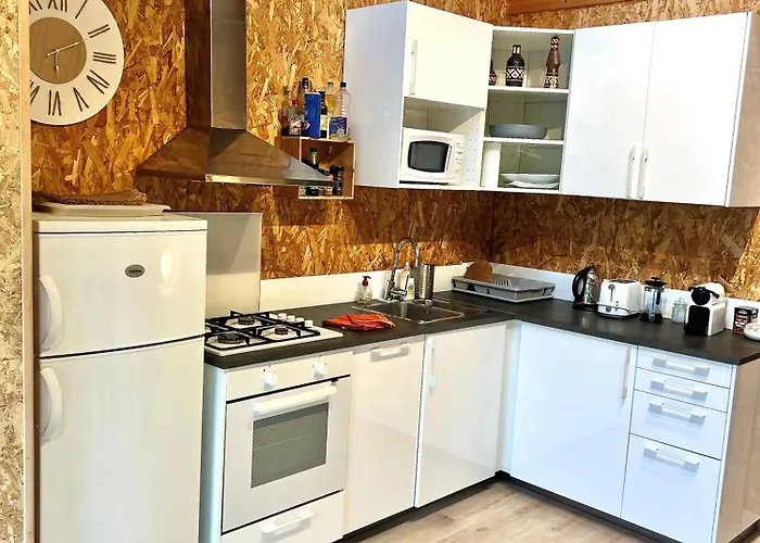 Bois Baobab 5 Min A Pieds De L'ocean